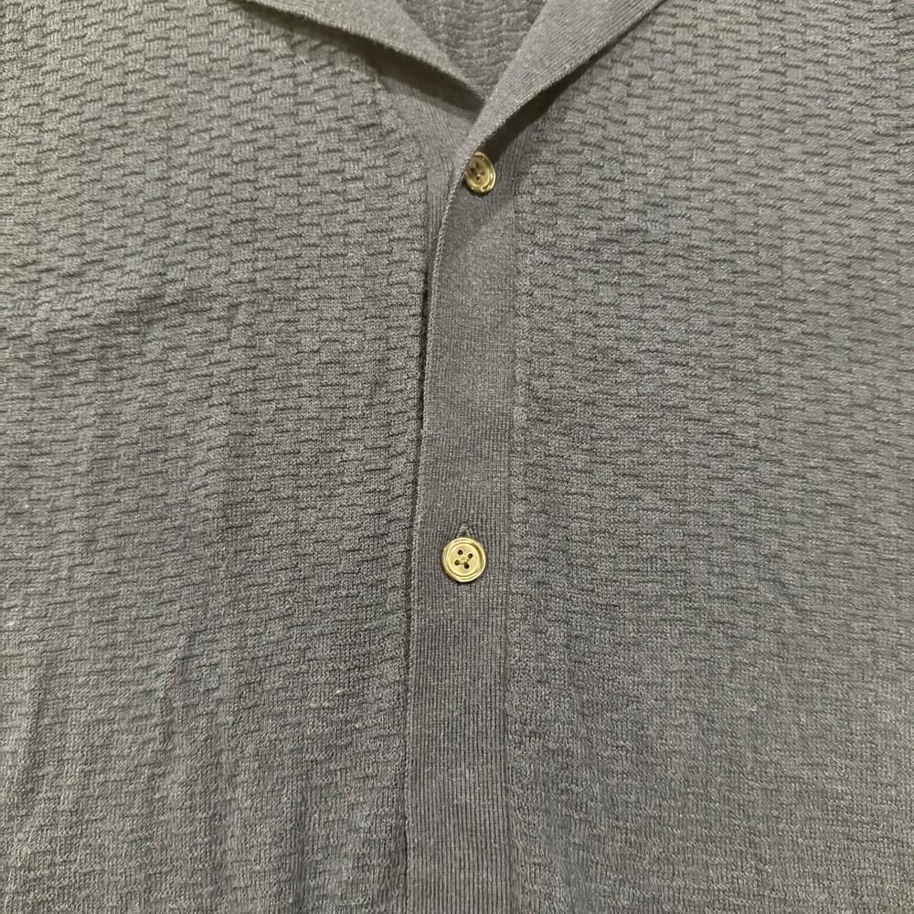 *GENTLY WORN* Abercrombie & Fitch Men's Size M Featherweight Button-Up - Picture 8 of 9